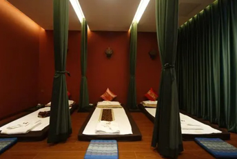 青岛黄岛区泰式按摩的被动瑜伽：当身体被折叠成诗